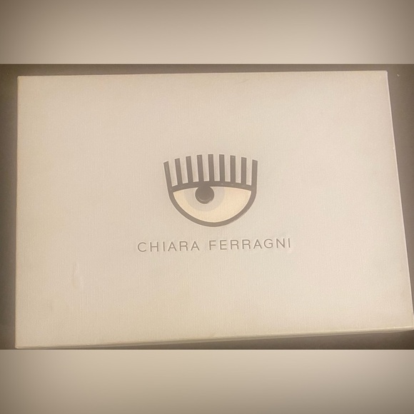 Chiara Ferragni Roger Sneakers in Alien - Picture 6 of 8